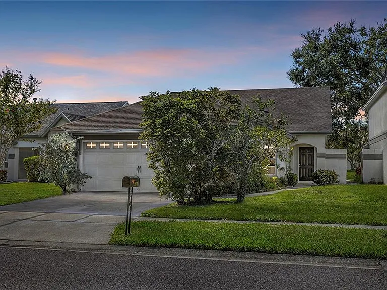 5673 Parkview Lake Dr — Photo 38