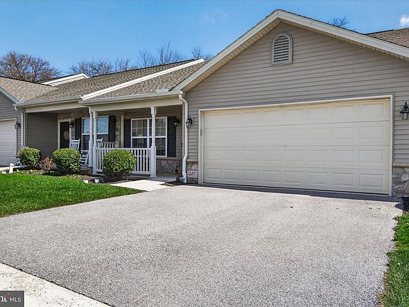 2nd image of 227 Palomino Way Unit 164