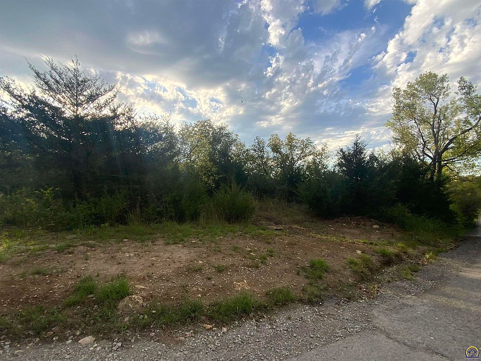 2nd image of 0 Hillcrest Dr