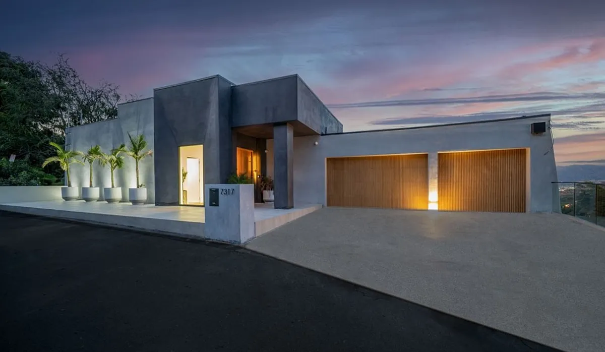 Building Photo - 7317 Caverna Dr