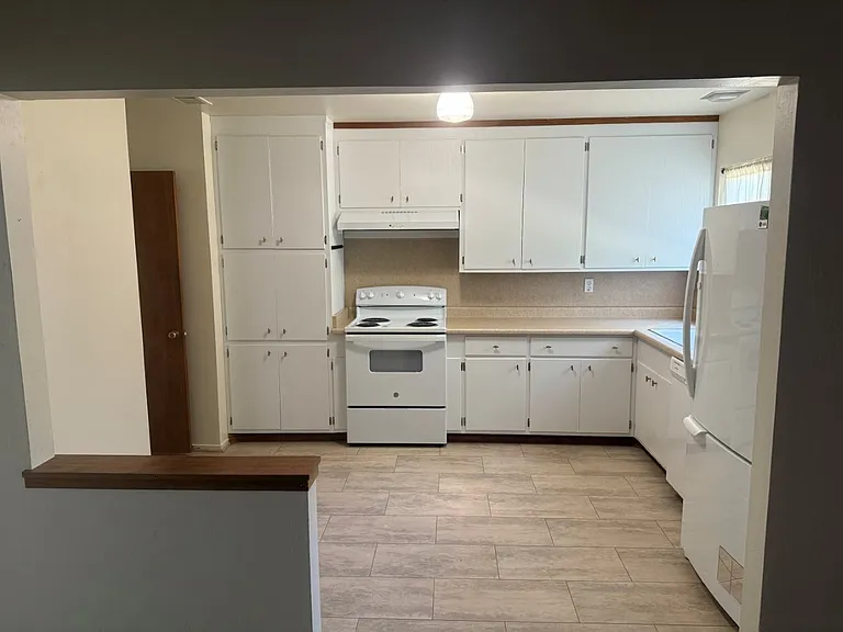237 Peach Tree Ave — Photo 12
