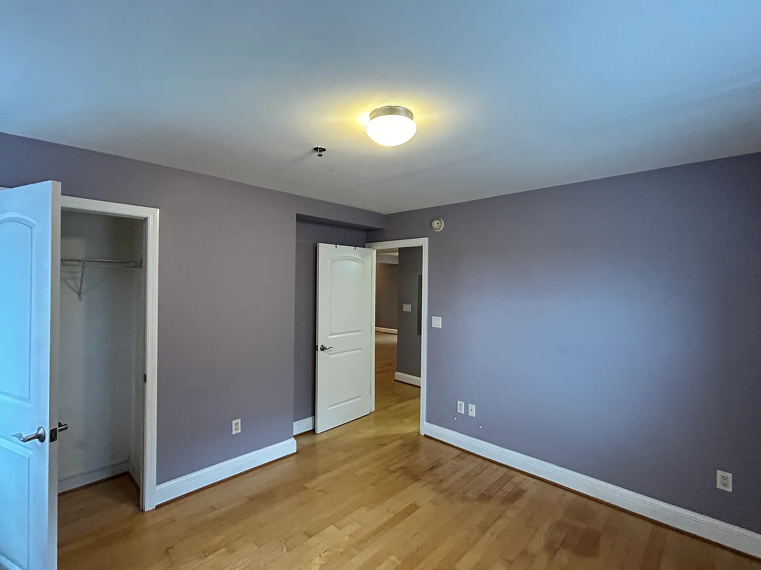 3 bed, 1050 sqft, $2,600 — Photo 2