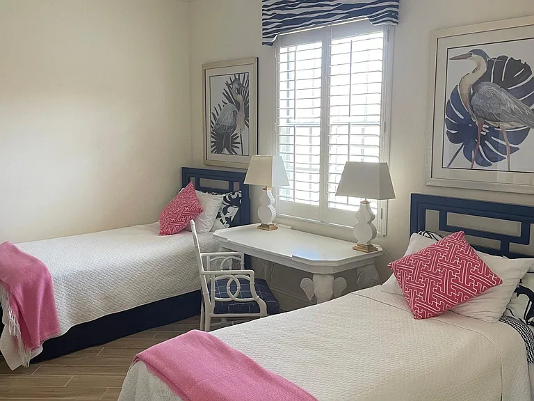 3rd bedroom made up with twins