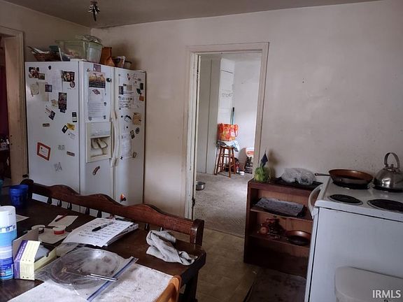 3rd image of 303 Simpson Ave