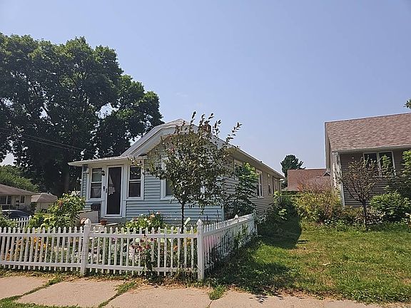 2nd image of 935 Oakdale Ave