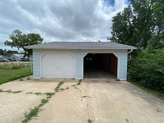 4th image of 320 N 12th St