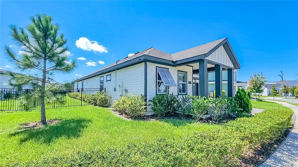 4 bed, 3.0 bath, 2249 sqft, $3,450 — Photo 3
