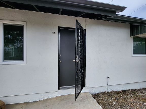 2nd image of 3035 E St