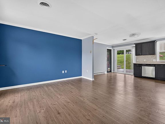 3rd image of 104 Kent Rd