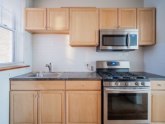 2nd image of 4336 N Hermitage Ave #W1