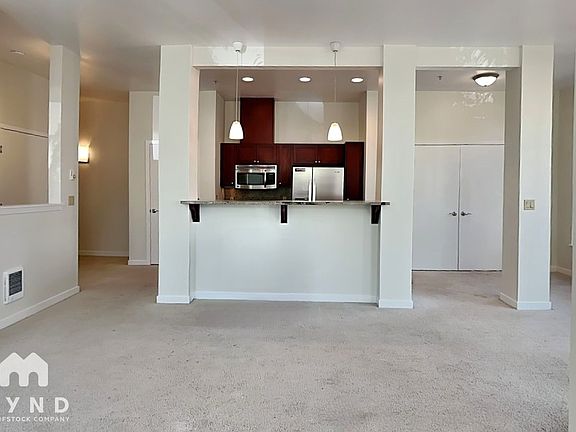 3rd image of 2222 152nd Ave NE APT 215
