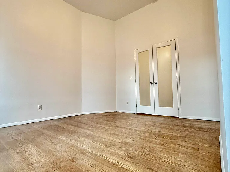 300 E 89th St #5F — Photo 8