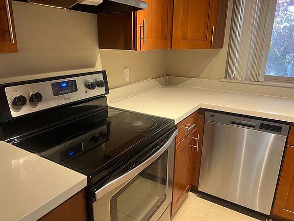 3rd image of 4420 Greenwood Ave N APT 4