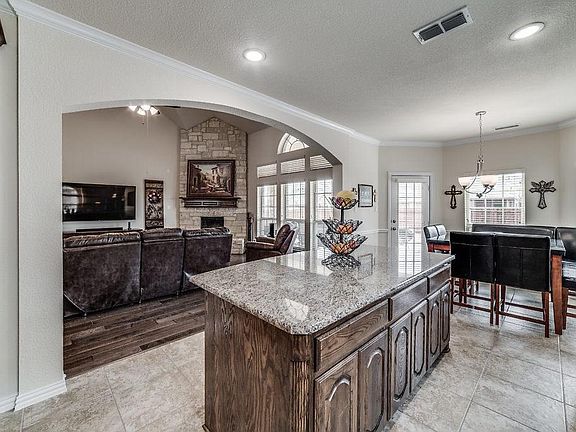 4th image of 136 Red Pine Dr