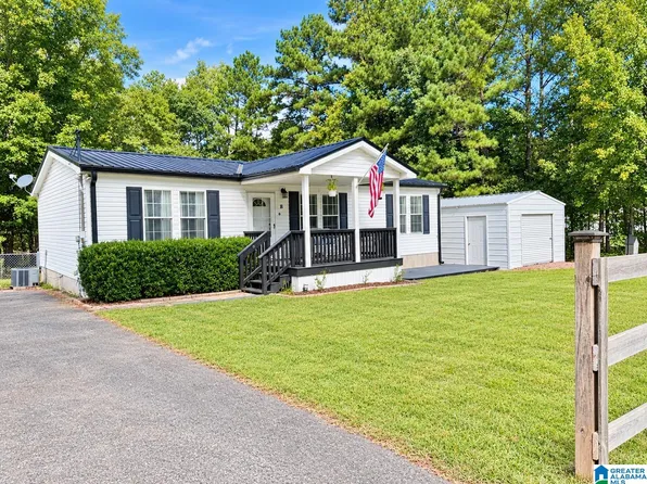 18 Phoenix Dr, Anniston, AL 36206
