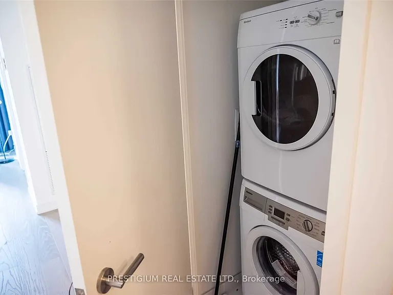 11 Wellesley St W #1804 — Photo 3