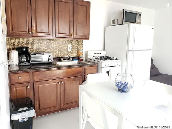 2nd image of 1820 Roosevelt St #1-3