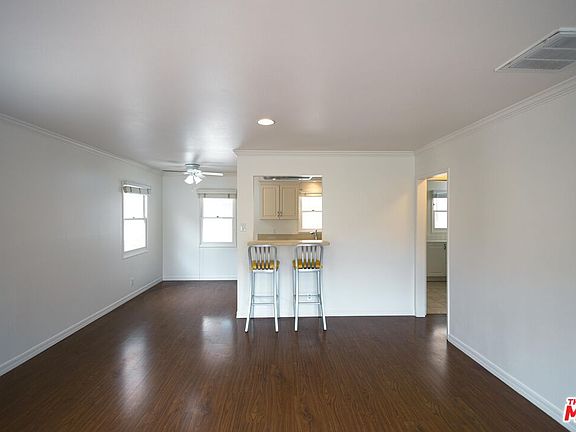 5th image of 2820 Arizona Ave APT 4