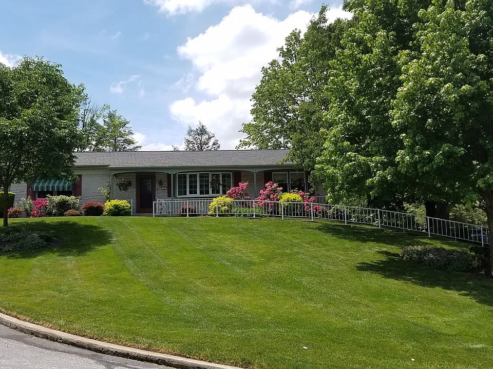 Front yard. ~ May 2017