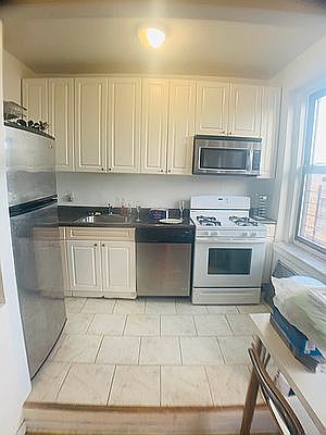 5th image of 25 Cooper St APT 6A