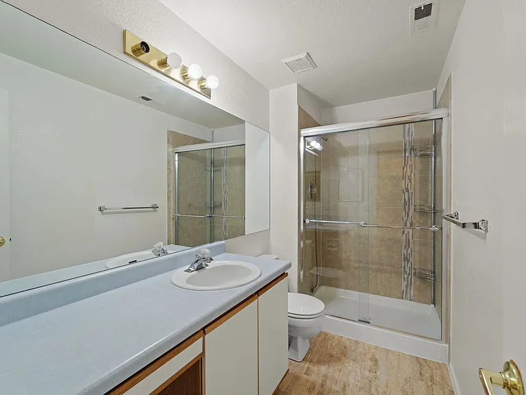6082 Colony Cir — Photo 23