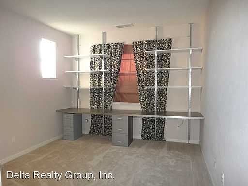 4th image of 1614 Glenmore Dr