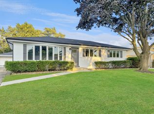223 Gareth Ln, Schaumburg, IL 60193
