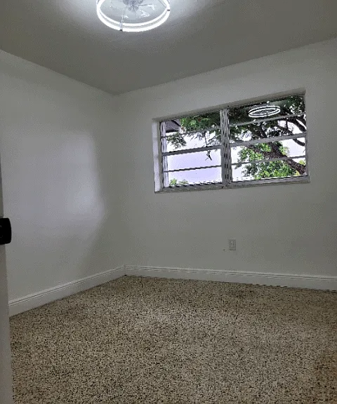 10472 SW 46th St — Photo 8