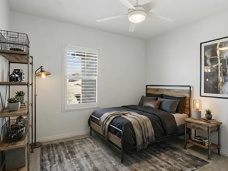 227 E Beatryce St — Photo 36