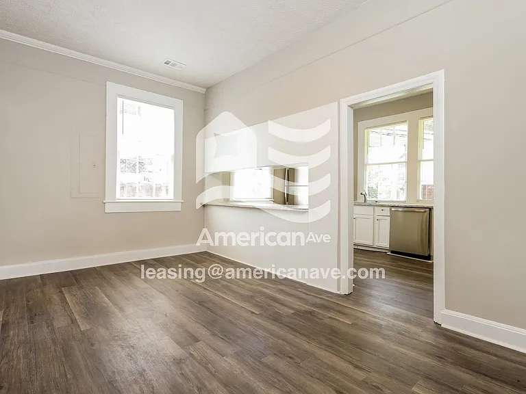 676019_004_wm_-_living_room_12887884.jpg