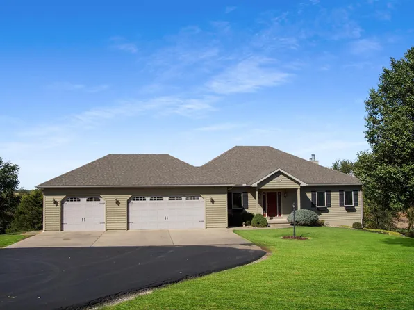 720 W Main St, Princeville, IL 61559
