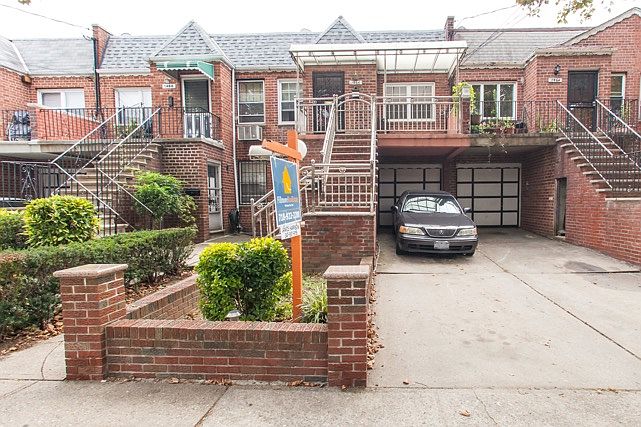1st image of 1466 E 101st St