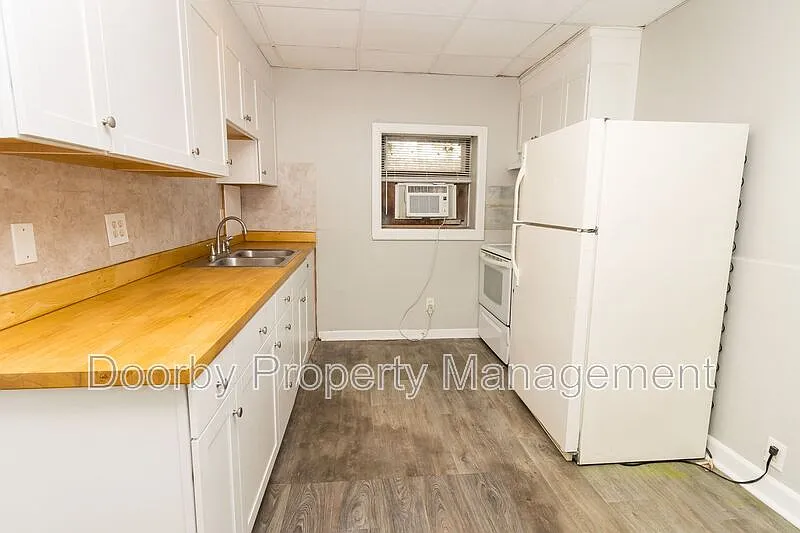 Building Photo - 2609 14th Ave #3