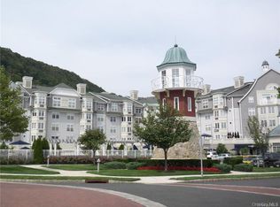 1320 Round Pointe Dr, Haverstraw, NY 10927