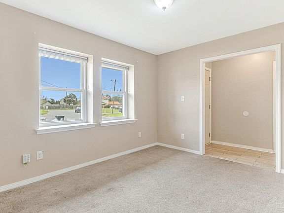 3rd image of 4610 Tradewinds Cir