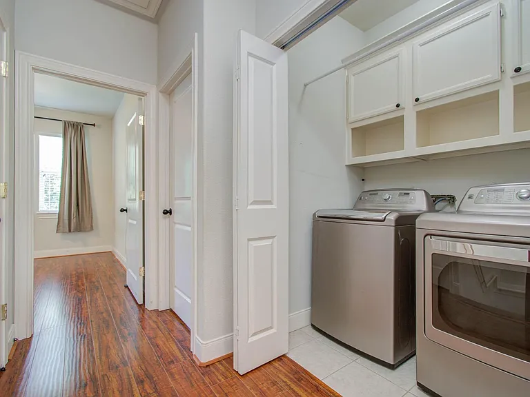10205 Brooktree Dr — Photo 13