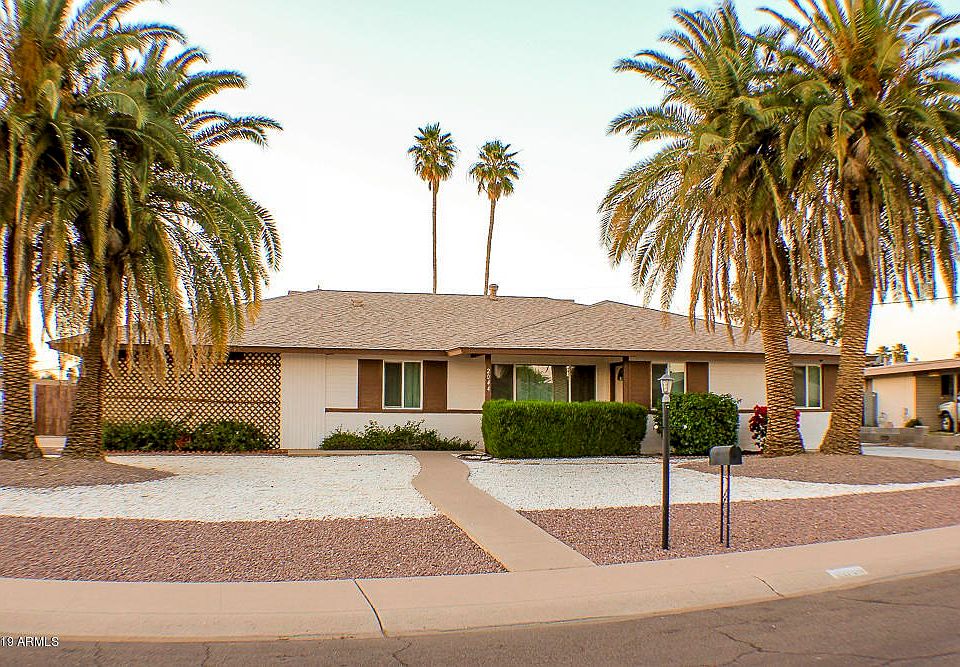 2044 W Schell Dr-2