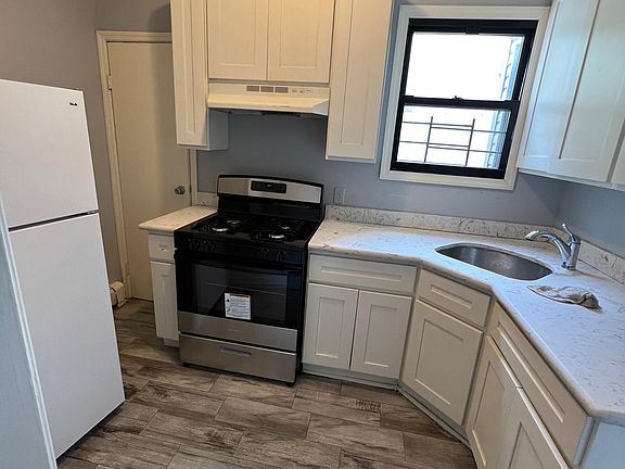 2nd image of 483 Jersey St Floor 2