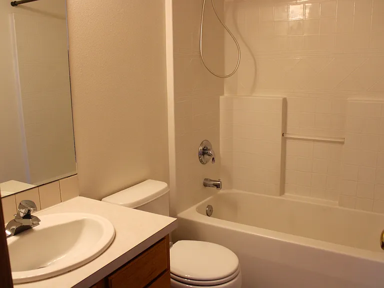 1225 McKittrick St #4 — Photo 11