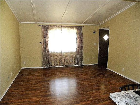 4th image of 1006 Mallard Ave