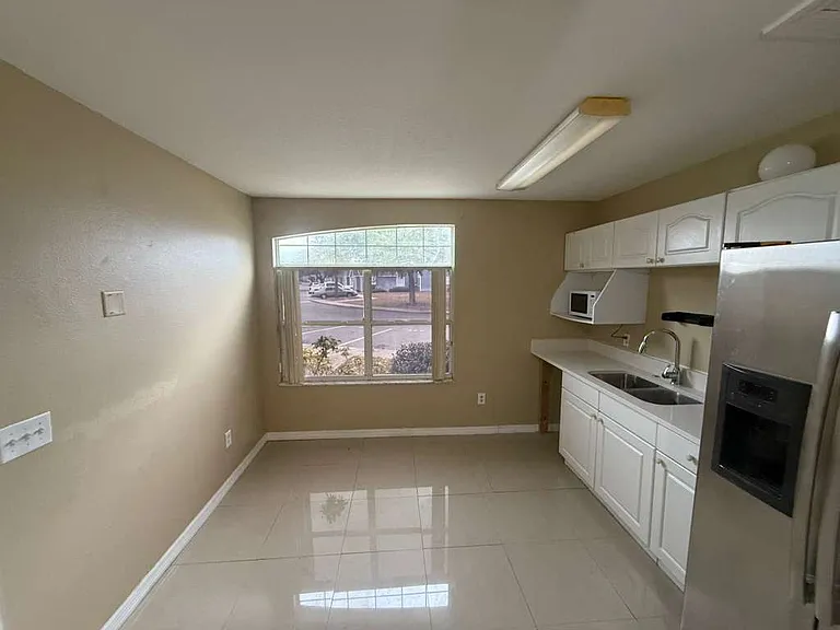 709 Orchid Dr #B — Photo 7
