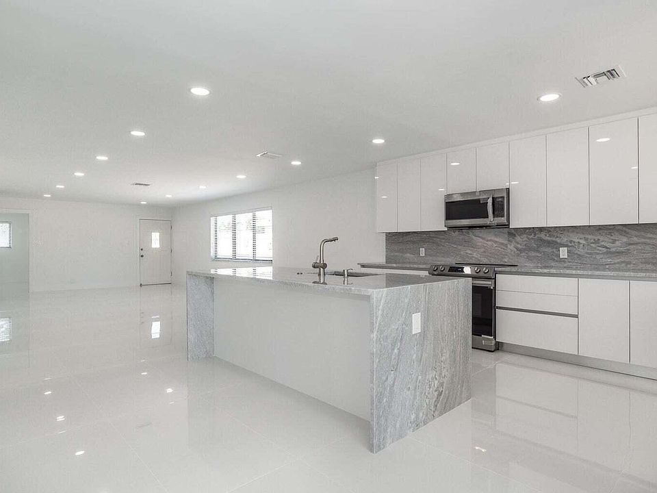 1st image of 524 NW 53rd St