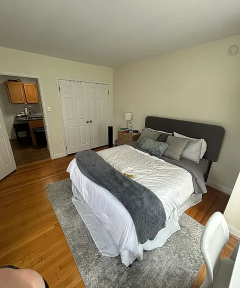 1834 Pine St #3R — Photo 8