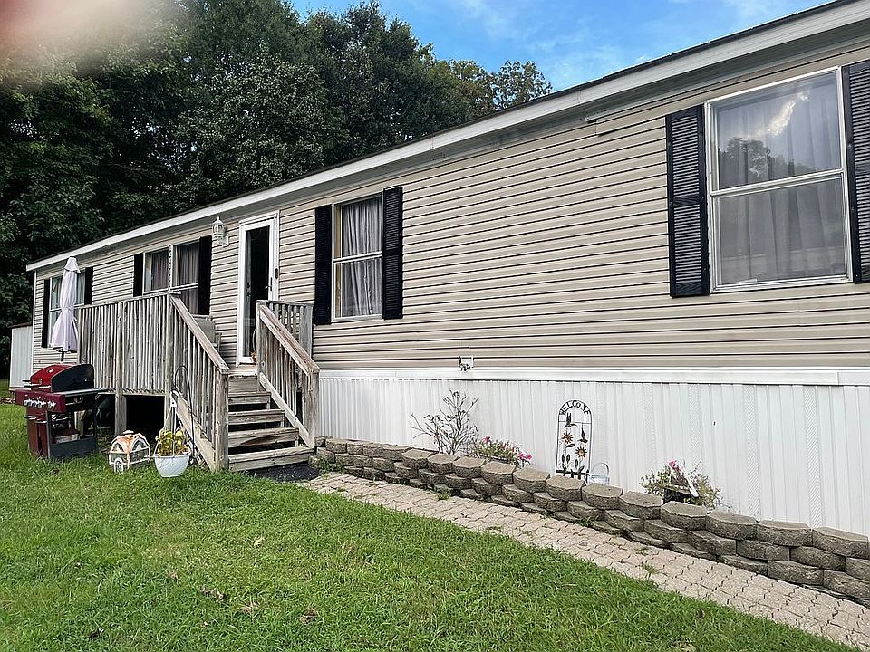 1st image of 404 Boones Dr