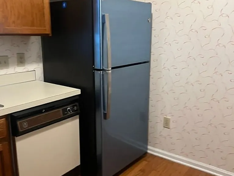 906 Indian Wells Ct — Photo 3