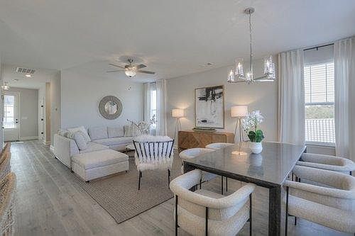 5th image of 1104 Springs Hill Way #799eda920