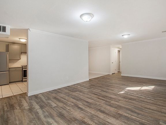 3rd image of 1145 Rosemary St #105