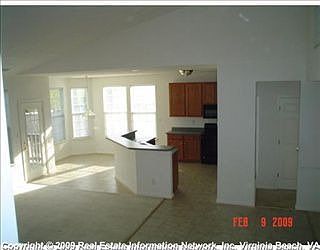 3rd image of 101 Carriage House Dr