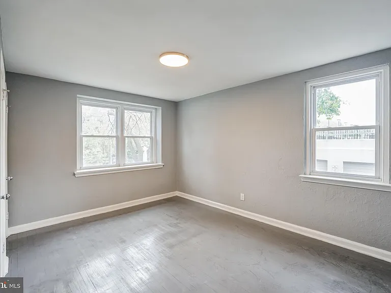 2137 Bryn Mawr Ave #3R — Photo 11