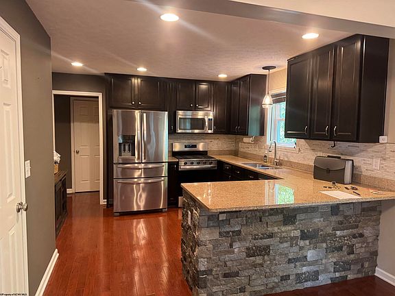 3rd image of 117 Valley Forge Cir